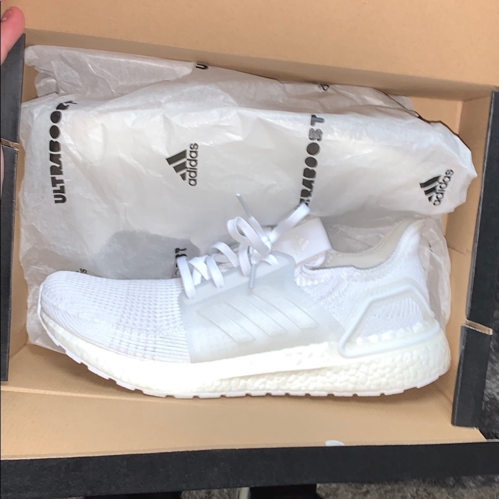 Adidas UltraBOOST 19 ‘Triple White’